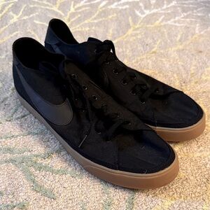 Nike lightweight canvas rubber sole sneakers 13